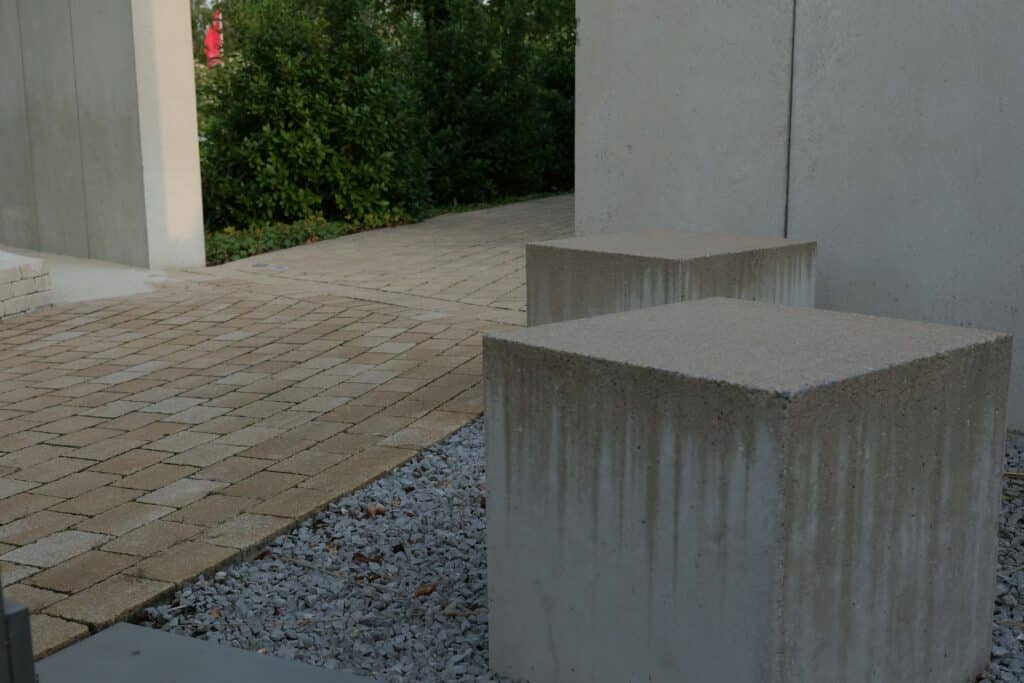 how long do concrete slabs last for a concrete walkway in kitchener waterloo